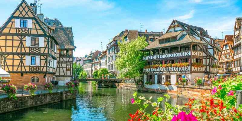 Khung cảnh vừa cổ điển vừa lãng mạn của Strasbourg